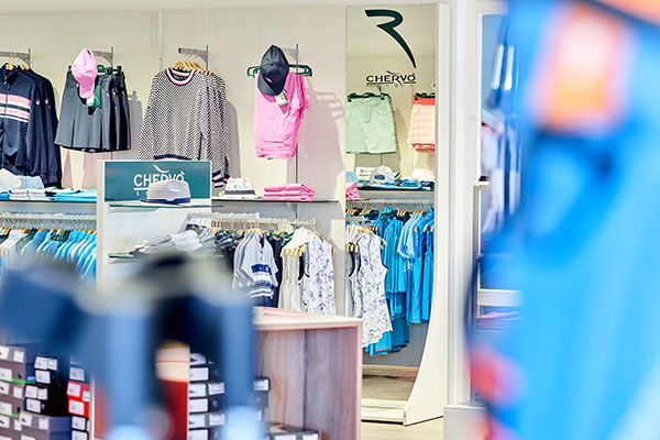 Verkäufer:in für den Golf- & Modeshop in Vollzeit & Teilzeit (m/w/d)
