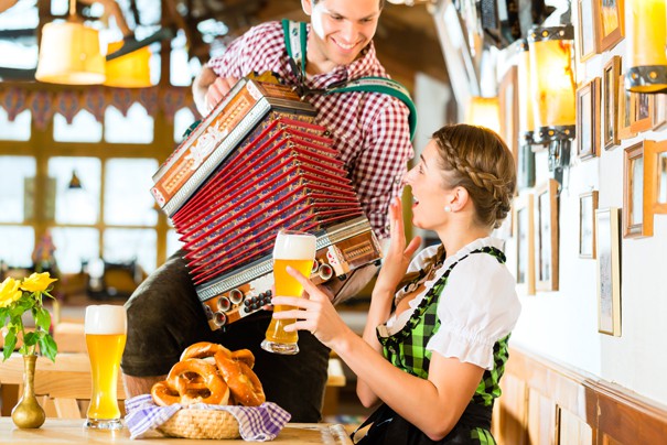 ZUM HEURIGEN - Livemusik ZUM HEURIGEN - Livemusik