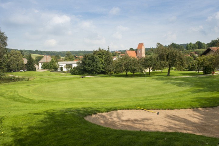 Golf Total für Gruppen 7 Golf Total für Gruppen 7 + 1 im Frühling